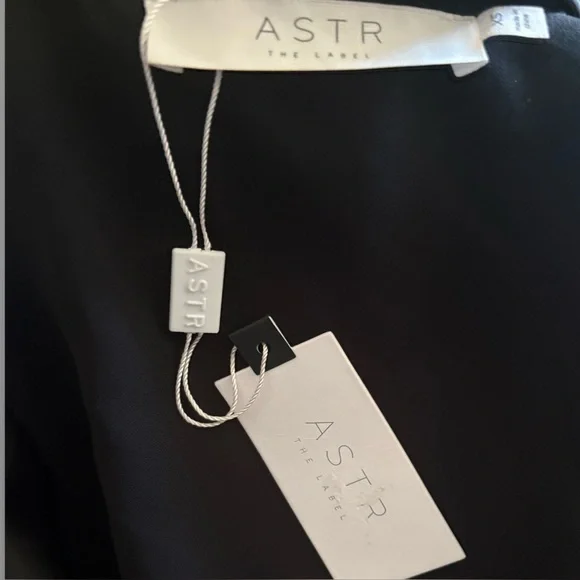 Astr The Label Orissa Satin Off-Shoulder Black Midi Dress XS NWT Holiday - Picture 7 of 7